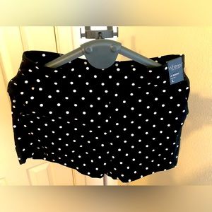Black and white polka dot stretch shorts 4inch.